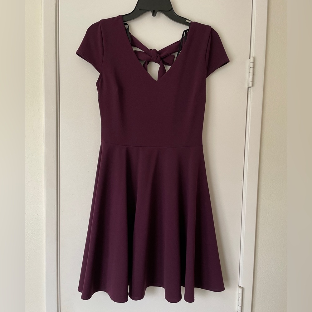 Burgundy short sleeve dress